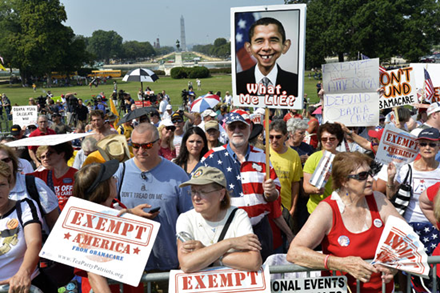 티파티는 강경한 기독교적 보수주의를 내세우며, 공화당을 점점 잠식해갔다