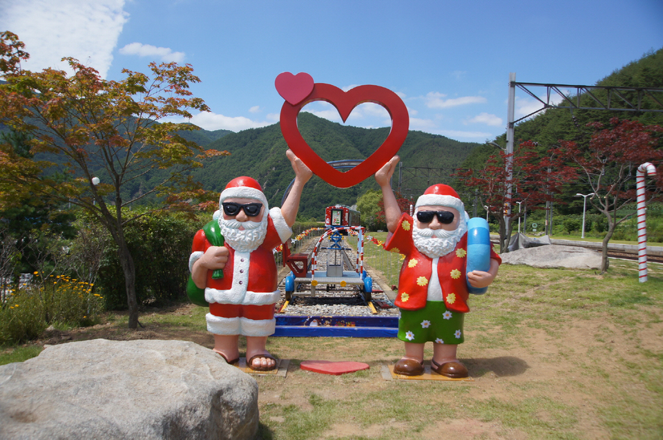 출처 : 한여름 분천 산타 마을 자료사진