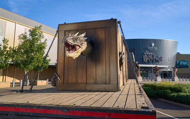 10월에 시작하는 다이어리 이야기하다 이게 뭰 용트름이냐고요? ‘해리포터와 불의 잔‘의 개봉 20주년을 맞아 극중 해리와 싸우던 드래곤이 일본을 방문? 록뽄기 ‘테레비 아사히‘와 록뽄기 힐즈 공동 주체 ‘summer fees’에서 손님 맞이를 해요. 