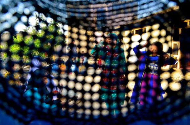 출처 : 유네스코 사진 공모전 ‘우리가 자랑스러워하는 아프가니스탄’에 출품된 마리암 하시미의 <부르카 안의 풍경>