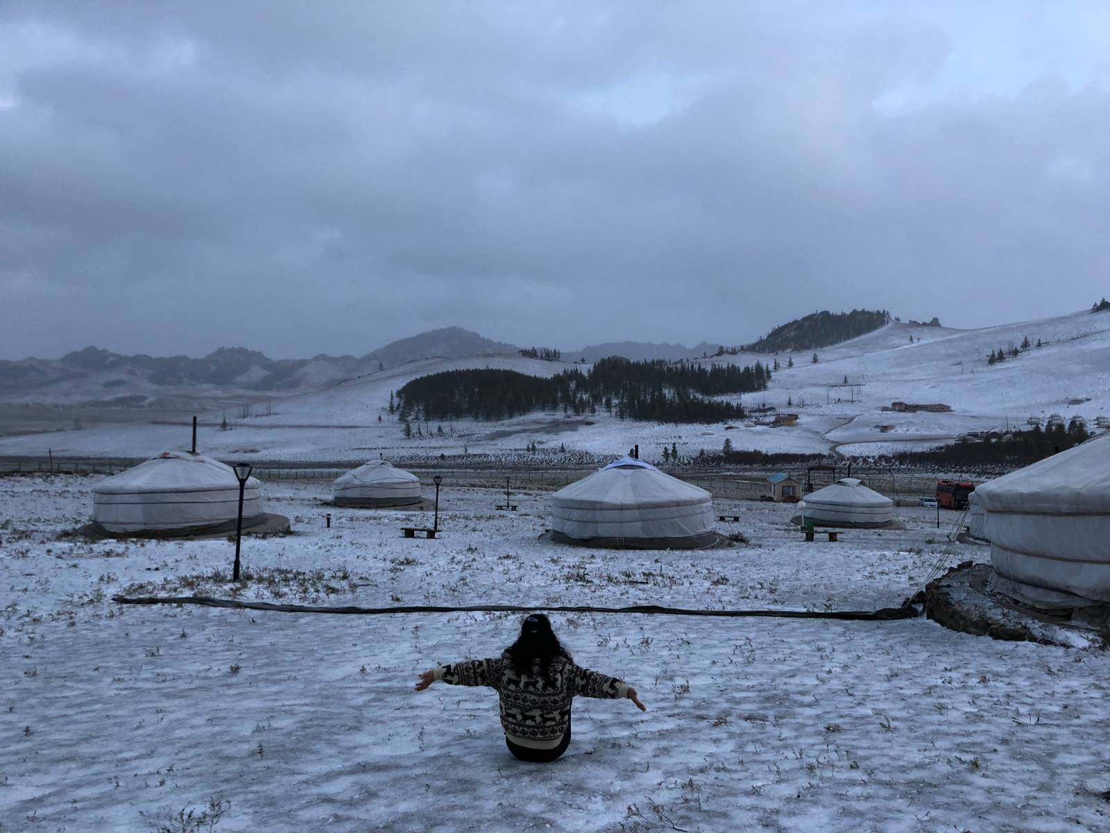 몽골 겨울 여행은 첨 봐서 눈 내린 사진도 스리슬쩍...