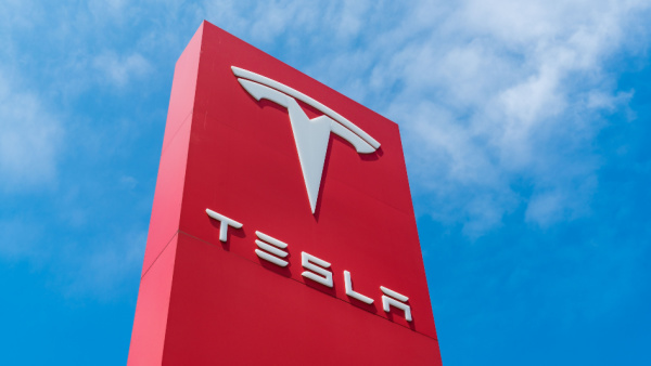 ☕[위클리핫이슈] 테슬라, 4주 만에 또 구조조정 발표…FSD 기술 과대평가됐나?의 썸네일 이미지