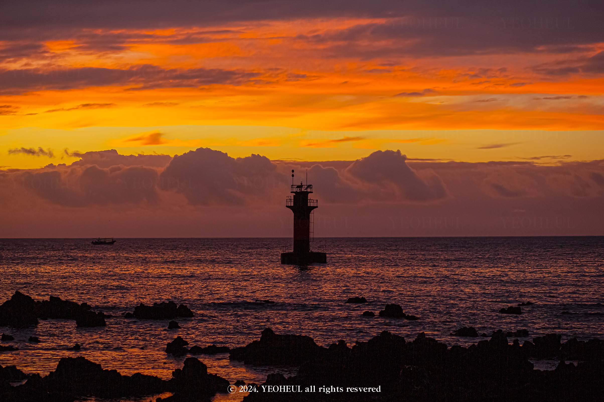 휘몰아치는 우린 태풍의 한가운데 우린 무모하고 또 대책 없이 그곳으로 빨려들 거야.
