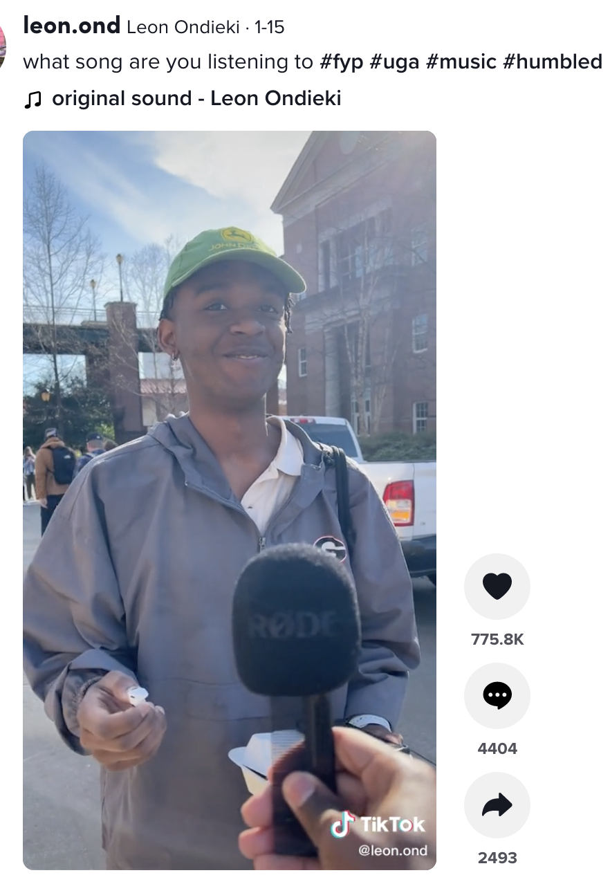 “무슨 노래 들어?” “(수줍)..KPOP.. Next Level..”
https://vm.tiktok.com/TTPdBPbJ4s/