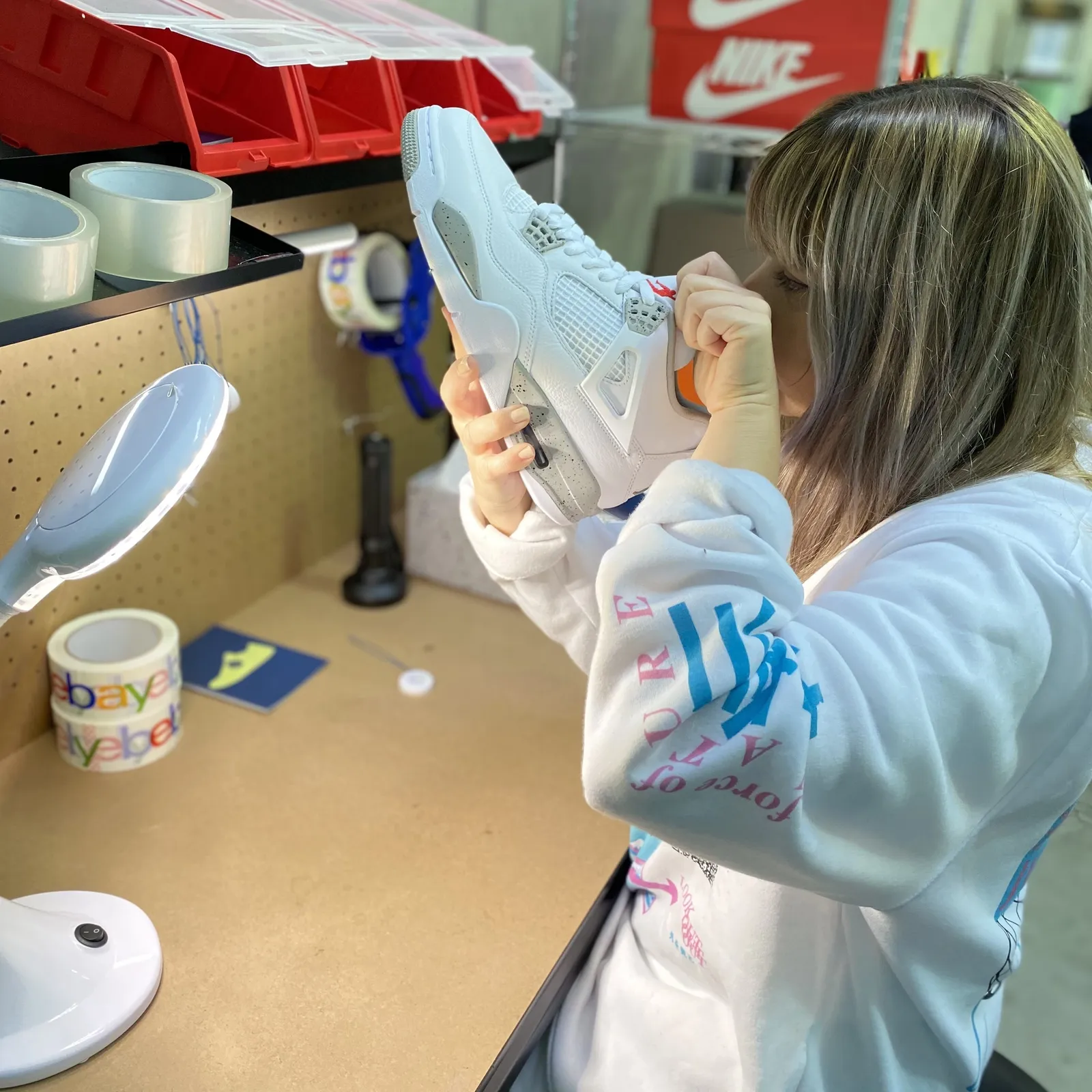 [인터뷰] 스니커 정품 감별사 Jasmine Habbouchi