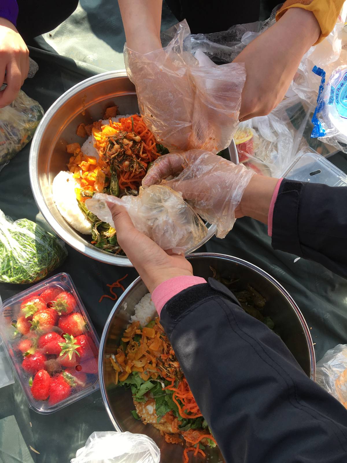 나물까지 넣고 야무지게 비벼서 먹으면 꿀맛!