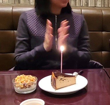 아홉 번의 외식_월요의 썸네일 이미지